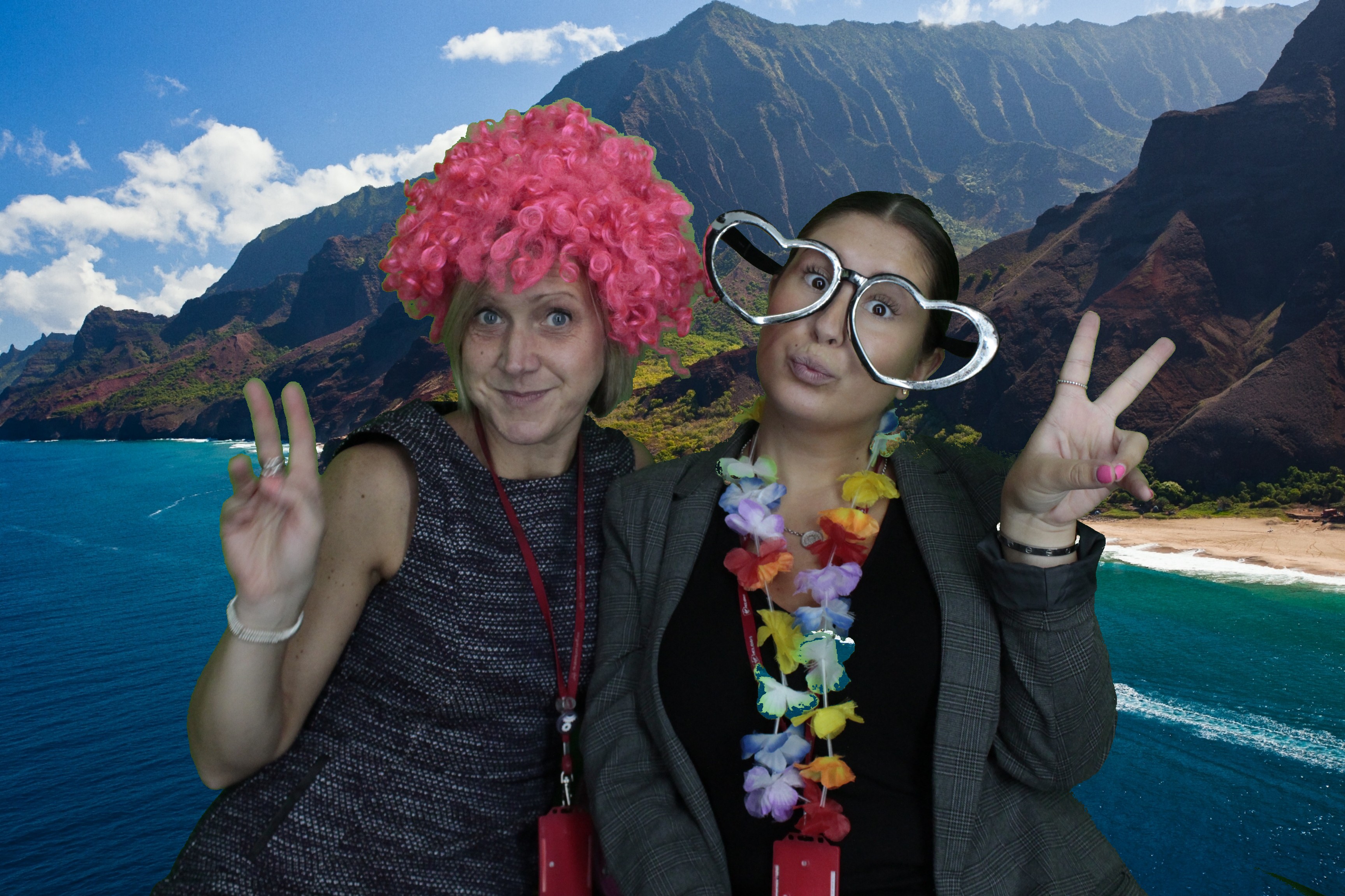Hawaii Theme Virgin Holidays | View more photos from the event at gallery.myphotoboothexperience.co.uk/u/MyPhotoBoothExperienceLtd/Hawaii-Theme-Virgin-Holidays